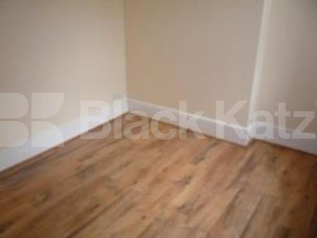 			LET!, 2 Bedroom, 1 bath, 1 reception Flat			 Archway Road, HIGHGATE N6